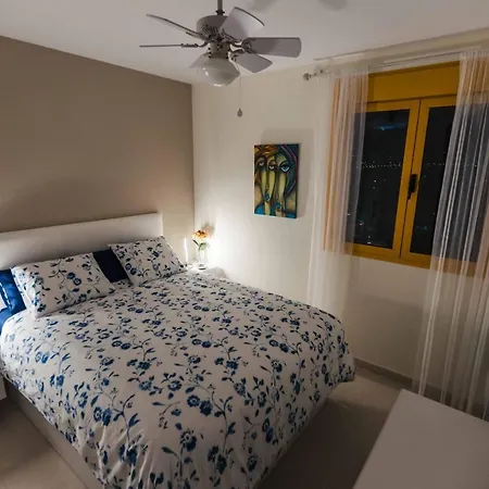 Apartment En La Playa. Planta 19. Vistas Espectaculares. 2 Terrazas.