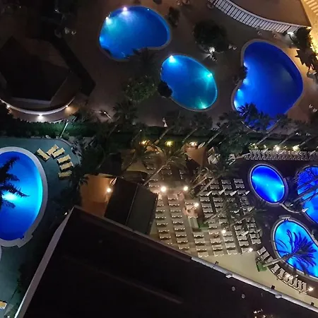 En La Playa. Planta 19. Vistas Espectaculares. 2 Terrazas. Apartment