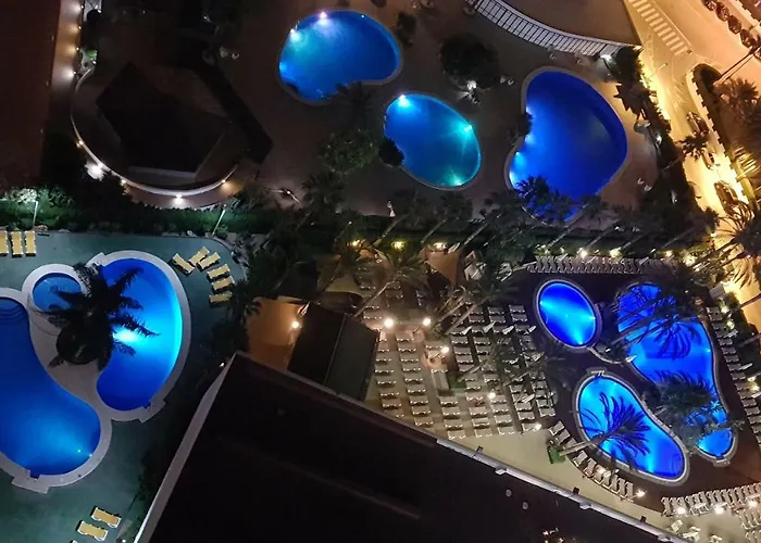 En La Playa. Planta 19. Vistas Espectaculares. 2 Terrazas. Apartment